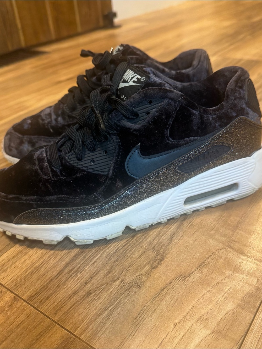 Nike Air Max 90 Pinnacle QS GS Black Velvet w/ glitter mudguard AH8287-001 6.5Y